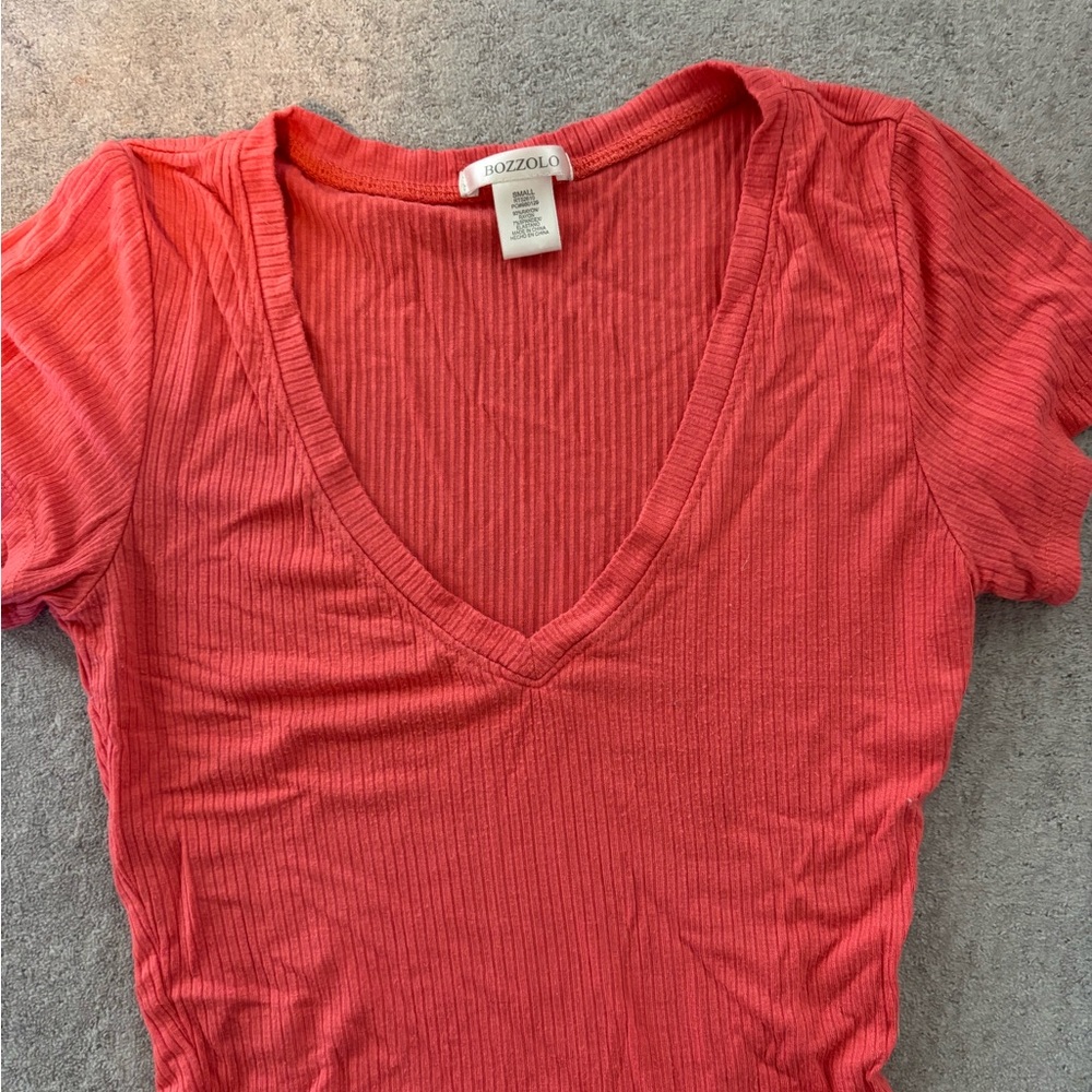 Bozzolo Women's Coral V-Neck Short Sleeve Top